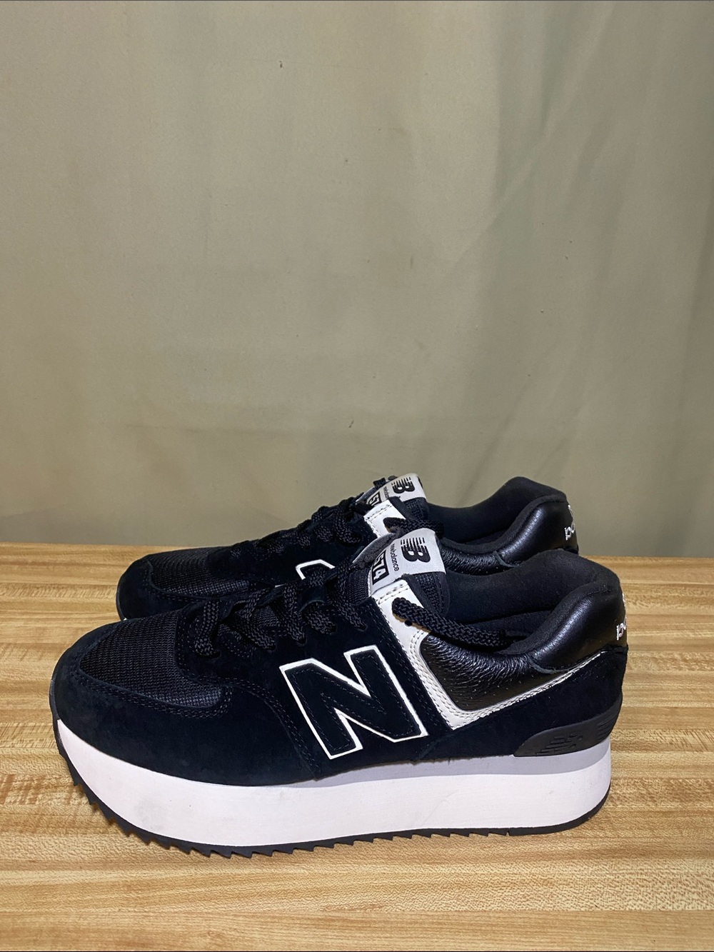 New Balance 574 Platform Timeless Classic Modern Comfort shoes WMNS 10/Mens 8.5